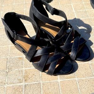 Collection by Clarks black heeled sandal // 7.5